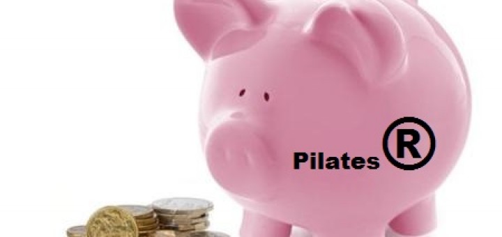 Porcellino salvadanaio con scritto pilates marchio registrato